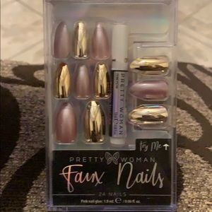Faux Nails pretty women ser